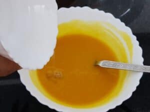 mix the gelatine in the mango puree