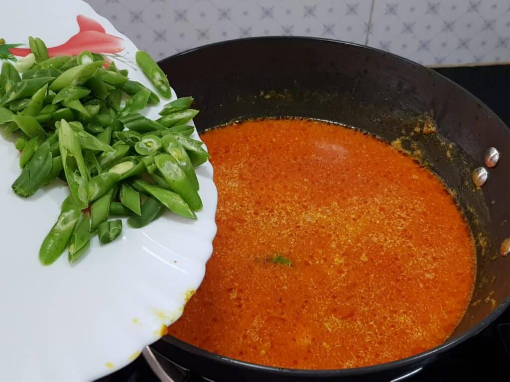 Vegetarian Laksa Soup Without Tofu | PLATE TO PALATE